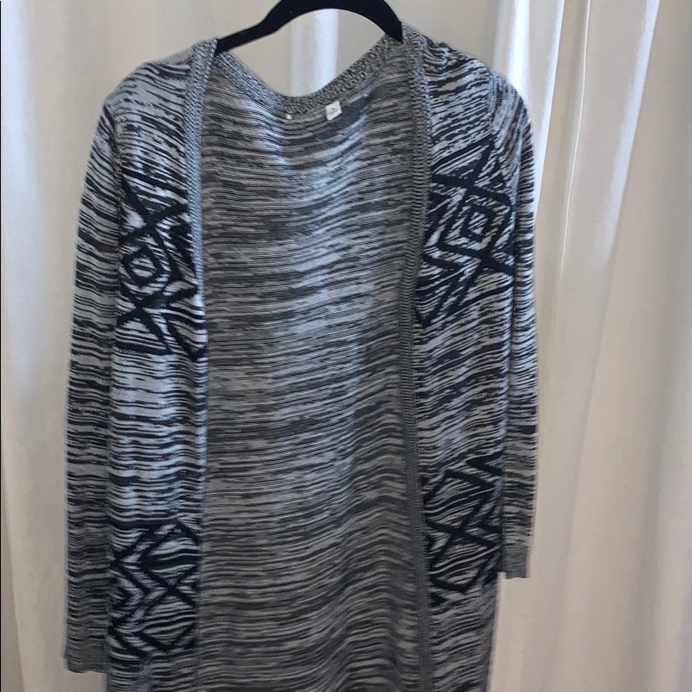 Cardigan with slits on bottom (each side)